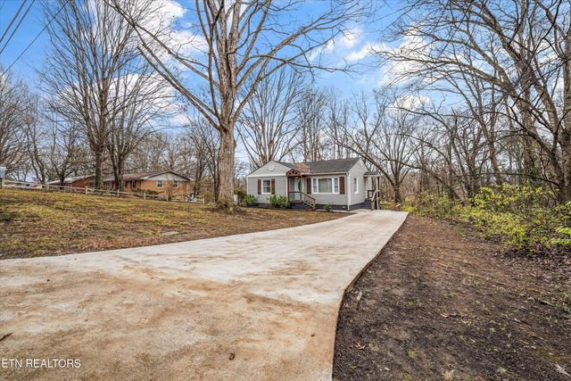 2802 Willocks Ave, Maryville, TN 37804