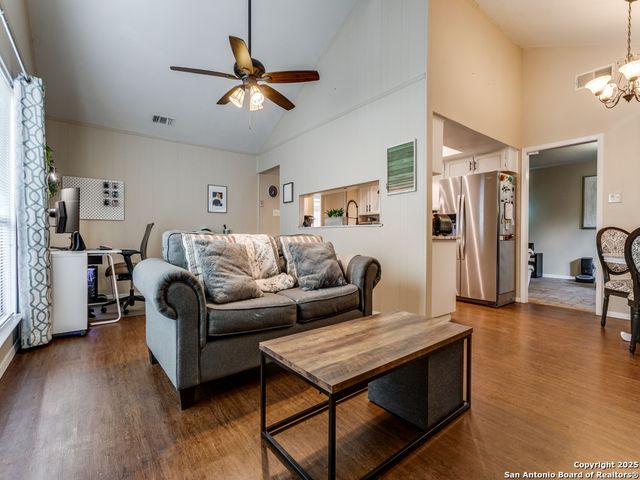 6018 Royal Creek, San Antonio, TX 78239