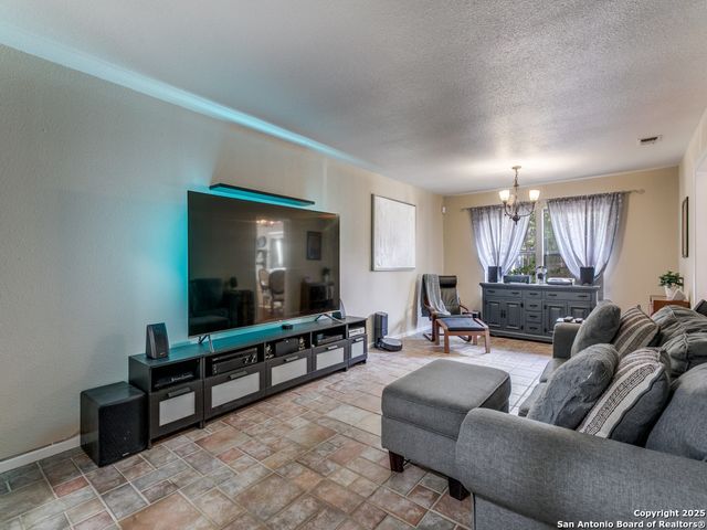 6018 Royal Creek, San Antonio, TX 78239