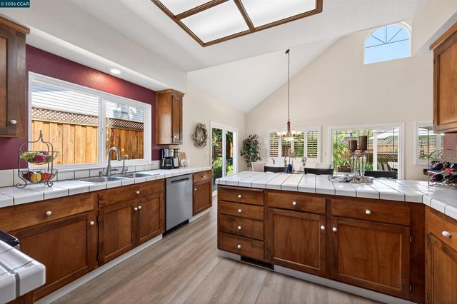 129 Deodar Dr, Pacheco, CA 94553