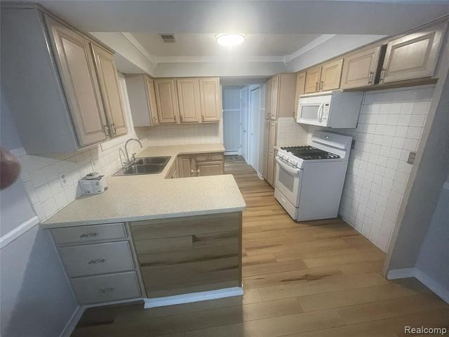 980 Indiana Avenue, Marysville, MI 48040