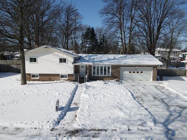 980 Indiana Avenue, Marysville, MI 48040