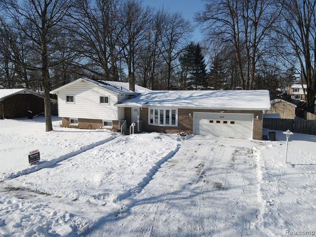 980 Indiana Avenue, Marysville, MI 48040