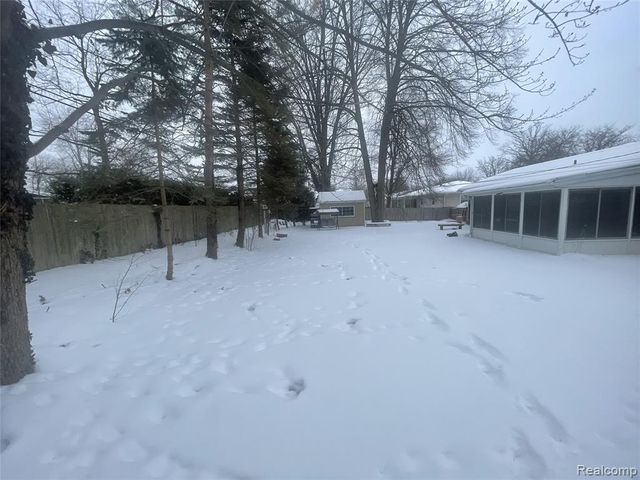 980 Indiana Avenue, Marysville, MI 48040