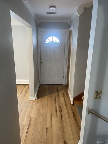 980 Indiana Avenue, Marysville, MI 48040