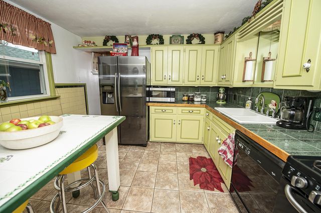 1352 E Elm Street, Springfield, MO 65802