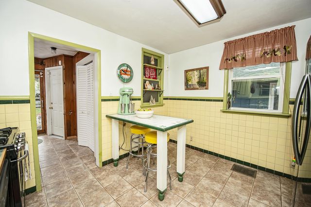 1352 E Elm Street, Springfield, MO 65802