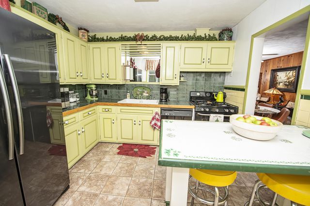 1352 E Elm Street, Springfield, MO 65802