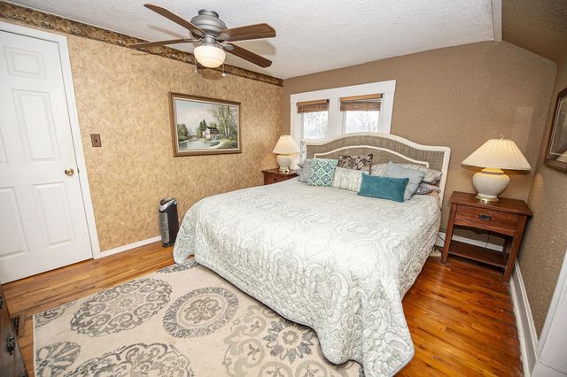 1352 E Elm Street, Springfield, MO 65802