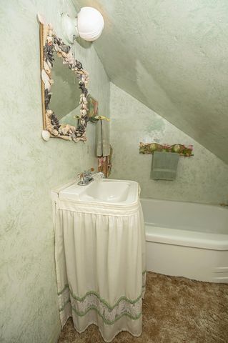 1352 E Elm Street, Springfield, MO 65802