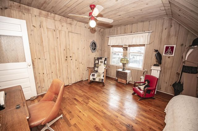 1352 E Elm Street, Springfield, MO 65802