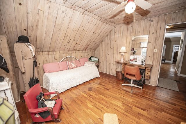 1352 E Elm Street, Springfield, MO 65802