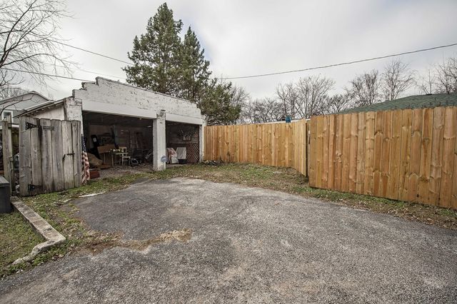 1352 E Elm Street, Springfield, MO 65802