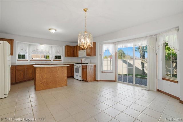 26654 Rose Drive, Flat Rock, MI 48134