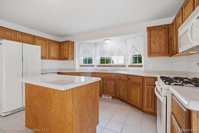 26654 Rose Drive, Flat Rock, MI 48134