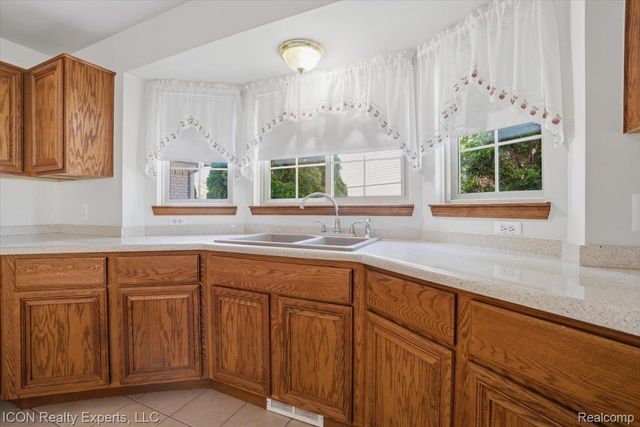 26654 Rose Drive, Flat Rock, MI 48134