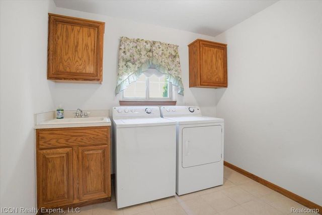 26654 Rose Drive, Flat Rock, MI 48134