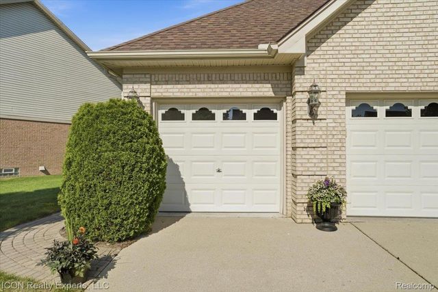 26654 Rose Drive, Flat Rock, MI 48134
