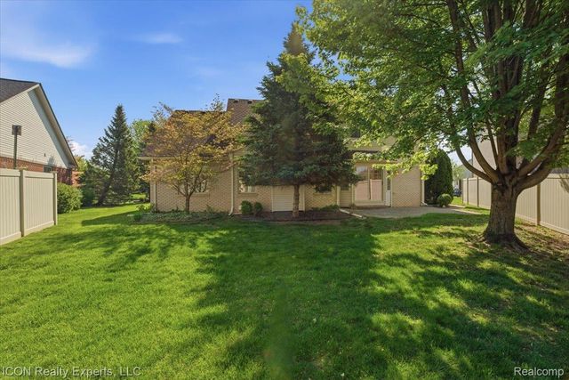 26654 Rose Drive, Flat Rock, MI 48134