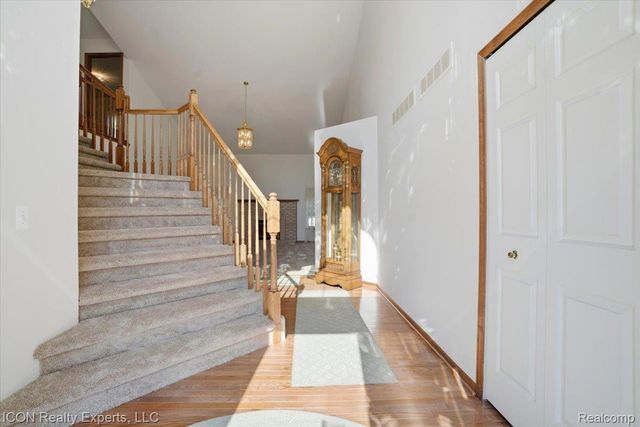 26654 Rose Drive, Flat Rock, MI 48134