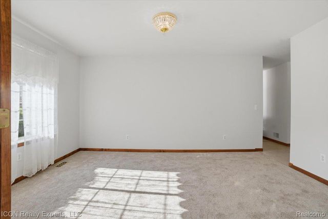 26654 Rose Drive, Flat Rock, MI 48134