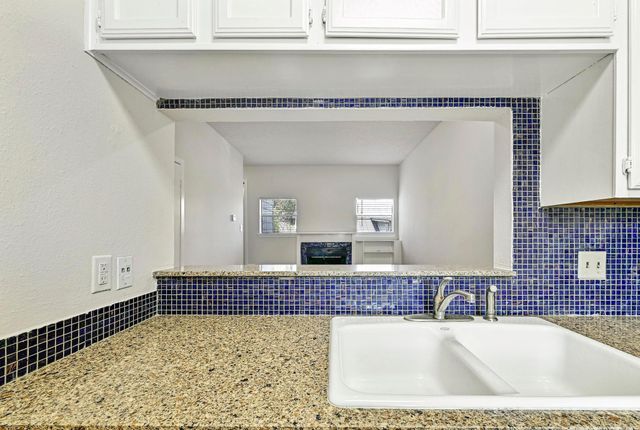 505 Bellevue PL 7, Austin, TX 78705