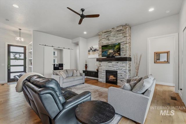 457 E Palermo Dr, Meridian, ID 83642