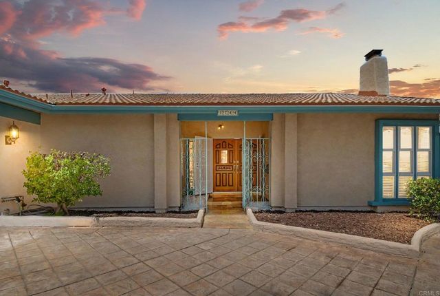 1744 Shady Crest Place, El Cajon, CA 92020