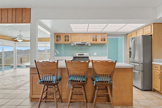 1744 Shady Crest Place, El Cajon, CA 92020