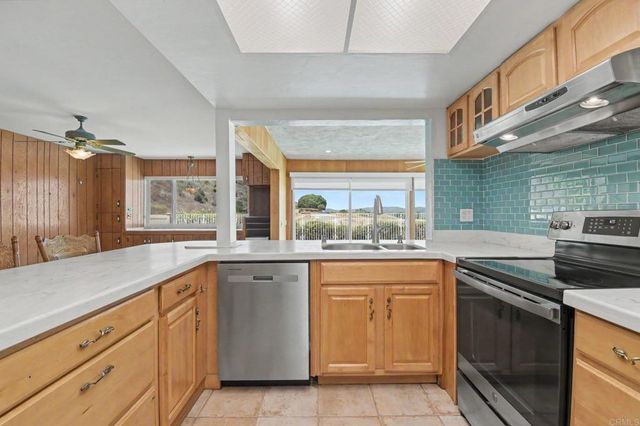 1744 Shady Crest Place, El Cajon, CA 92020
