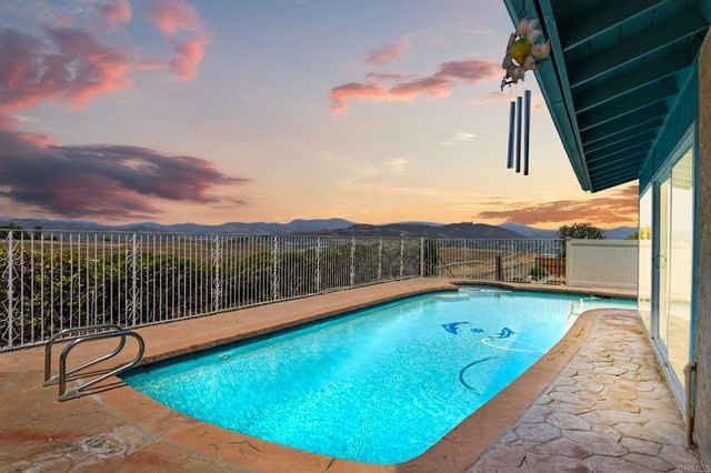 1744 Shady Crest Place, El Cajon, CA 92020