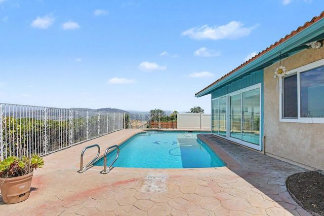 1744 Shady Crest Place, El Cajon, CA 92020