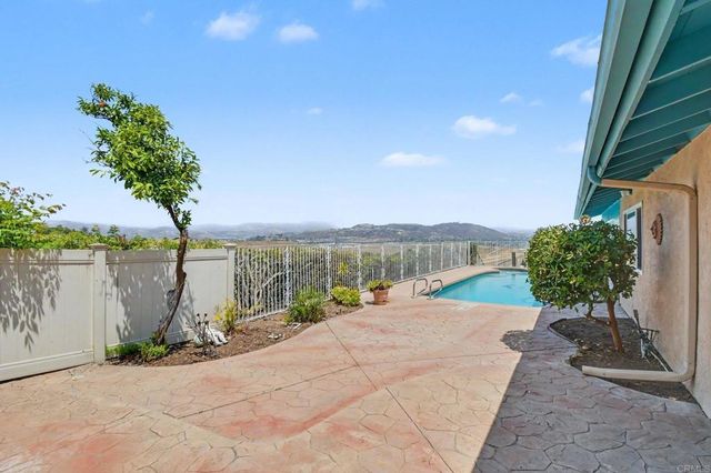 1744 Shady Crest Place, El Cajon, CA 92020