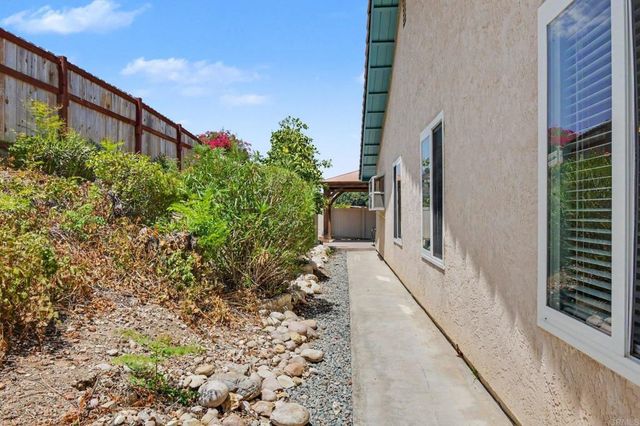 1744 Shady Crest Place, El Cajon, CA 92020