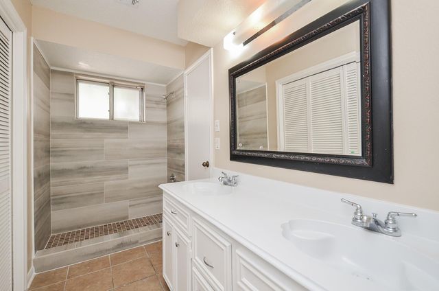 11703 Easterling Drive, Houston, TX 77065