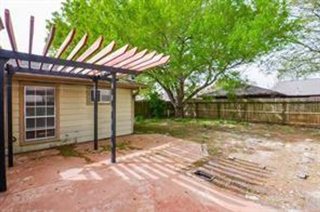 11703 Easterling Drive, Houston, TX 77065