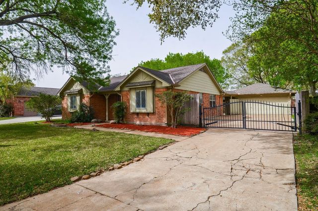 11703 Easterling Drive, Houston, TX 77065