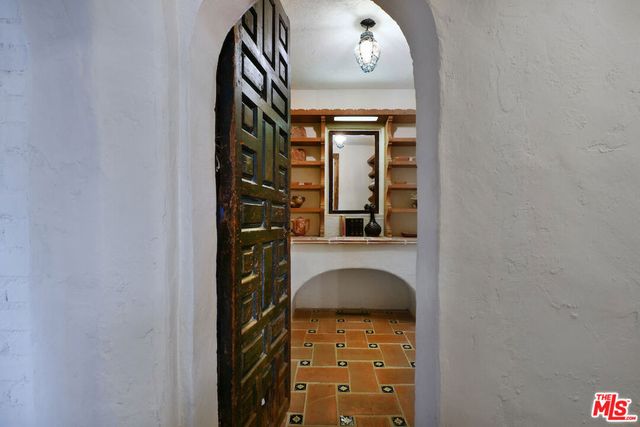 7210 Woodlake Avenue, West Hills, CA 91307