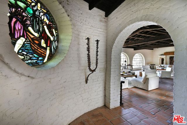 7210 Woodlake Avenue, West Hills, CA 91307