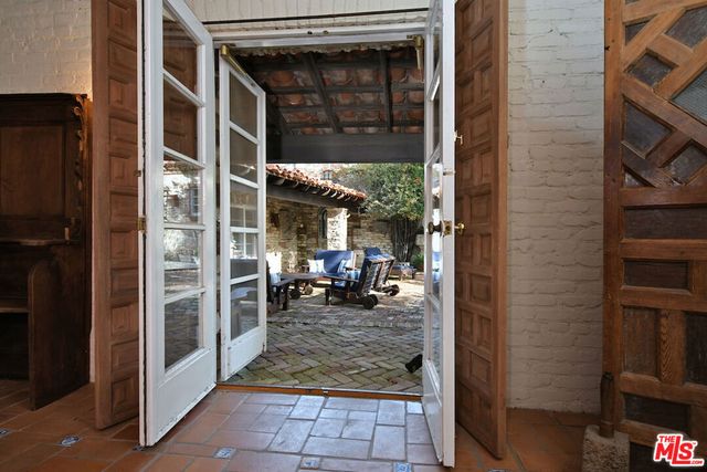 7210 Woodlake Avenue, West Hills, CA 91307