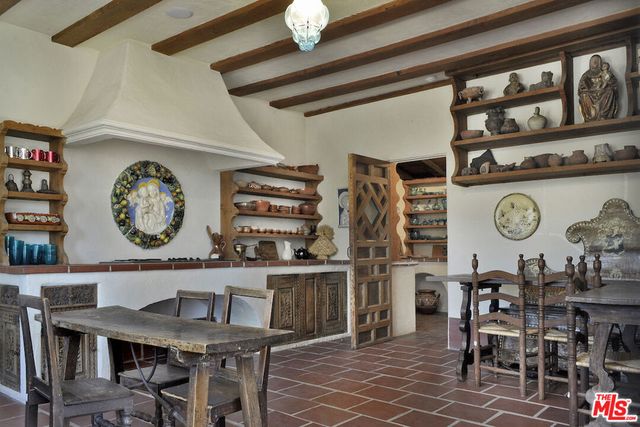 7210 Woodlake Avenue, West Hills, CA 91307