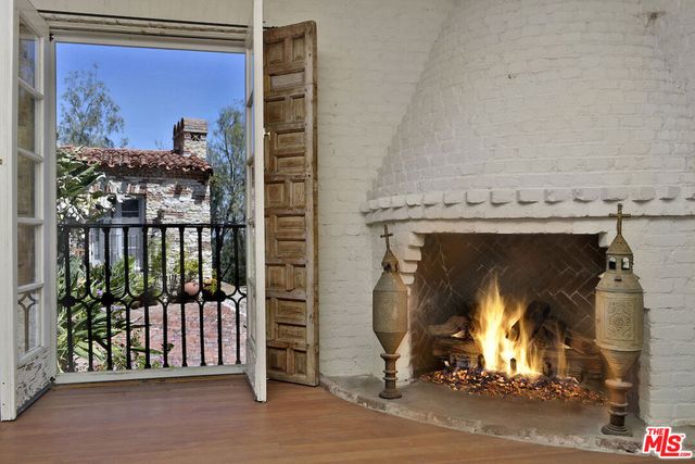 7210 Woodlake Avenue, West Hills, CA 91307