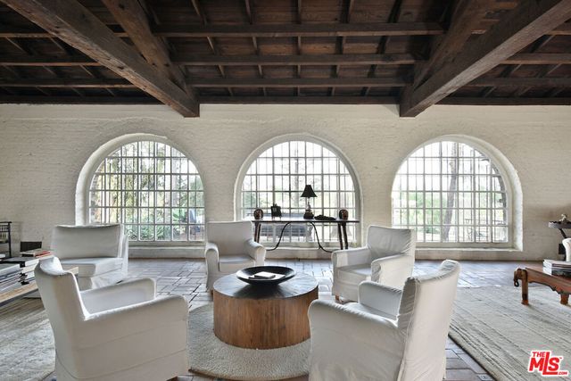 7210 Woodlake Avenue, West Hills, CA 91307