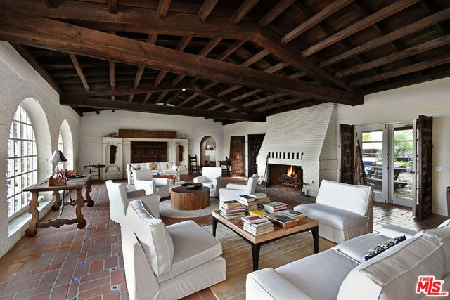 7210 Woodlake Avenue, West Hills, CA 91307