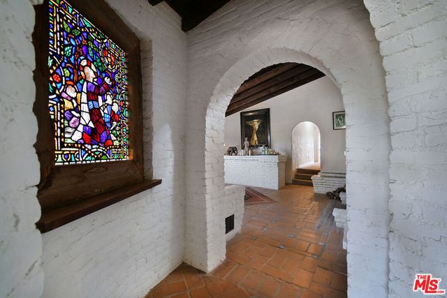 7210 Woodlake Avenue, West Hills, CA 91307