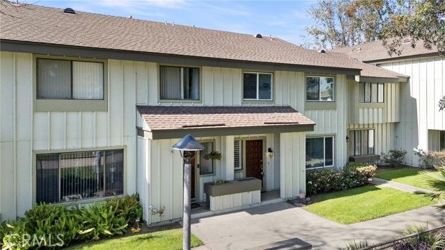 9652 Karmont, South Gate, CA 90280