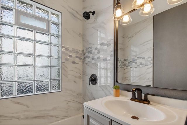 3815 N Vel R Phillips AVENUE, Milwaukee, WI 53212