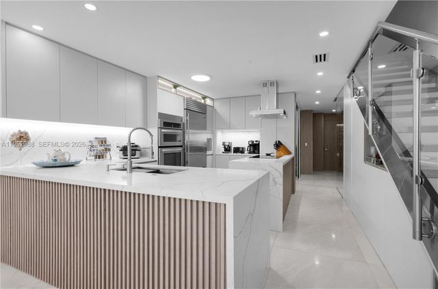 2950 NE 188th St 122, Aventura, FL 33180