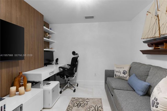 2950 NE 188th St 122, Aventura, FL 33180