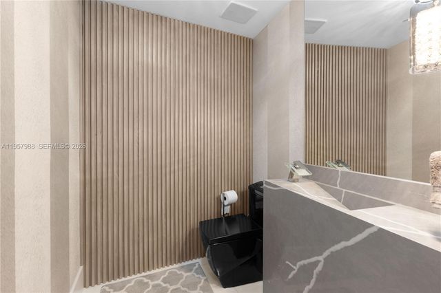 2950 NE 188th St 122, Aventura, FL 33180